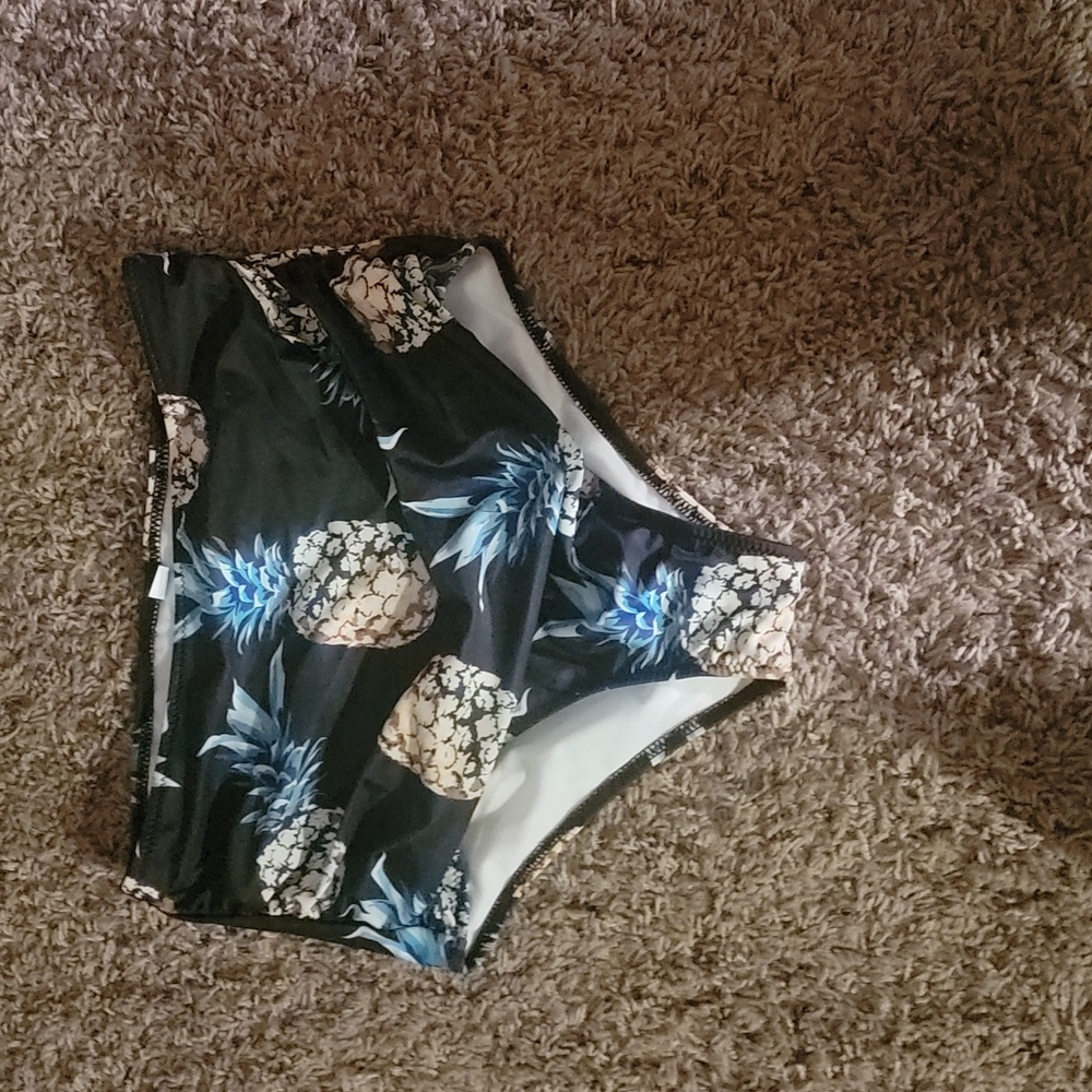 Woman's pineapple print swim bottoms